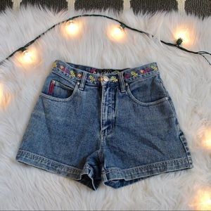 Vintage High Waisted Mom Shorts Flower Detail